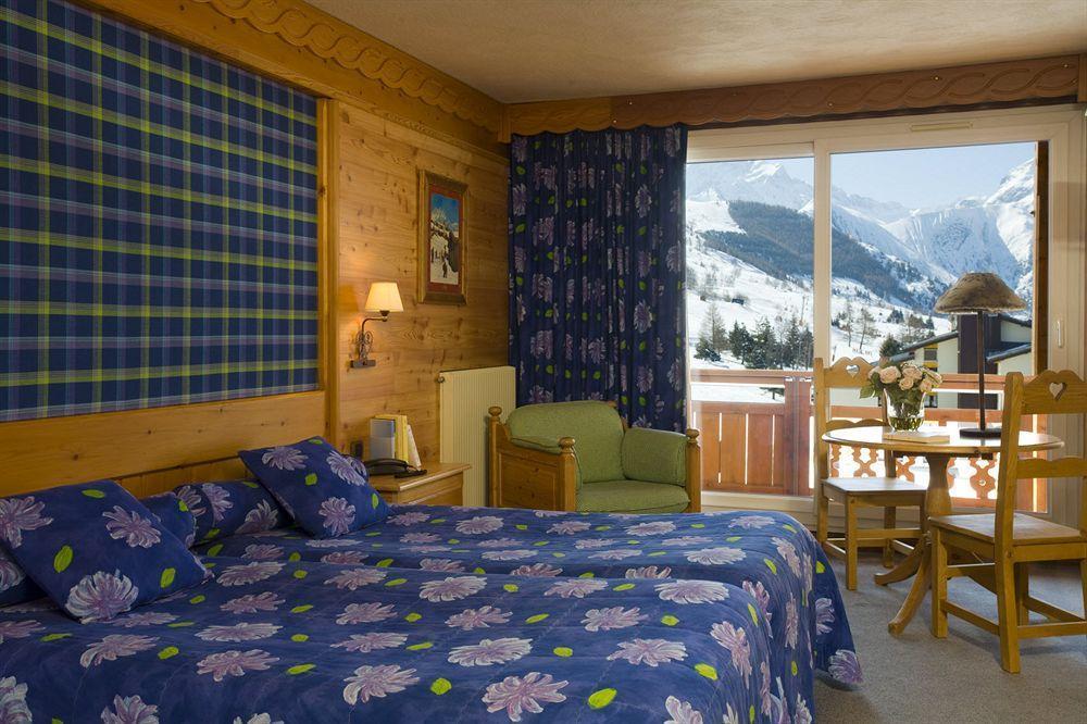 Le Souleil'Or Hotel Лес дьо Алпс Екстериор снимка